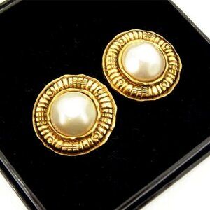 CHANEL Earring gold Women Authentic secondhand